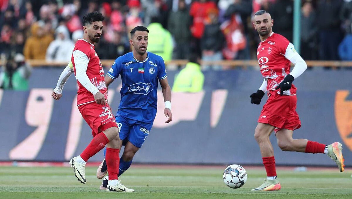 علی علیپور سردار دورسون رضاوند در دیدار استقلال و پرسپولیس  ورزشگاه آزادی