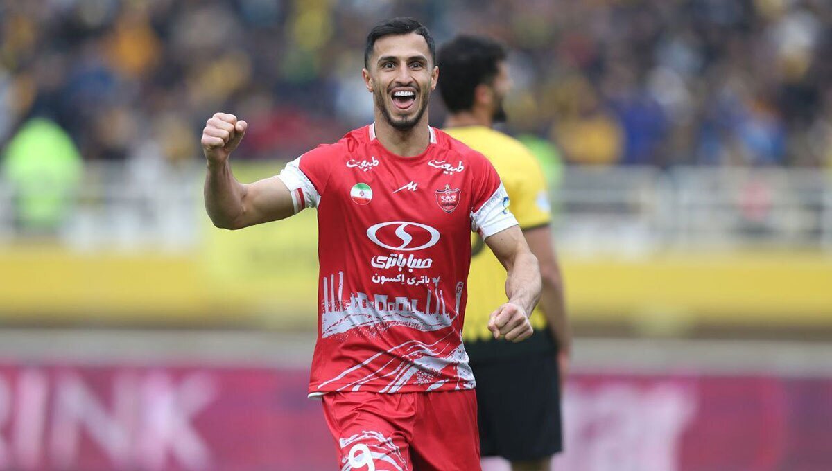 علی علیپور مهاجم باشگاه پرسپولیس
