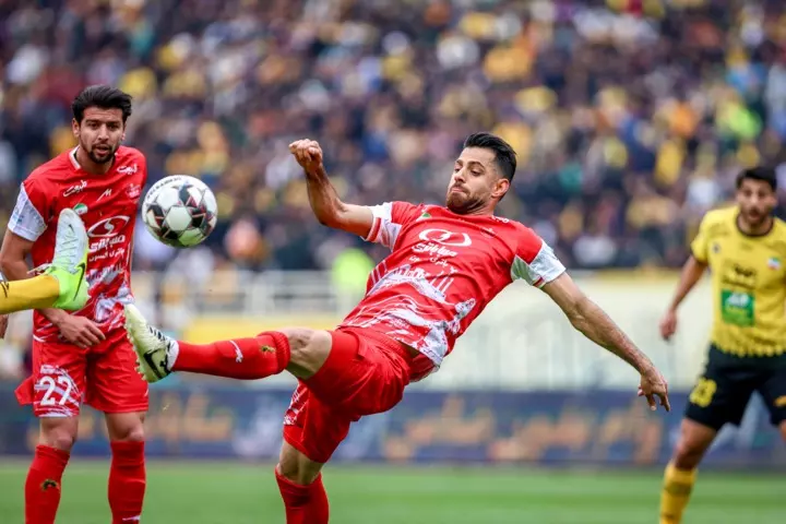 مرتضی پور علی گنجی بازیکن پرسپولیس