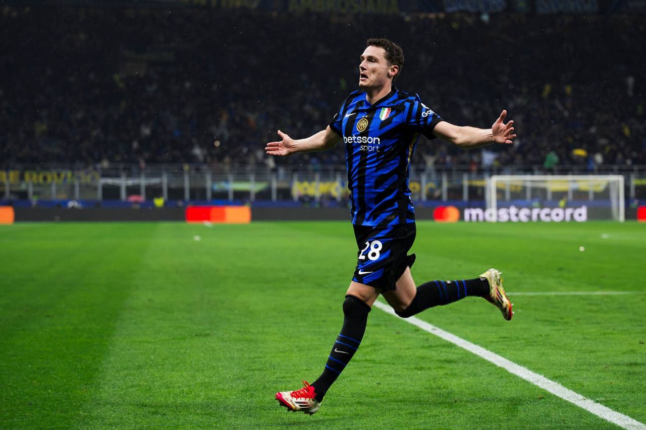 بنجامین پاوار پس از گلزنی در بازی اینتر - بایرن مونیخ در لیگ قهرمانان اروپا