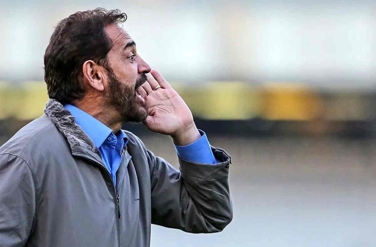 فیروز کریمی- سرمربی فوتبال