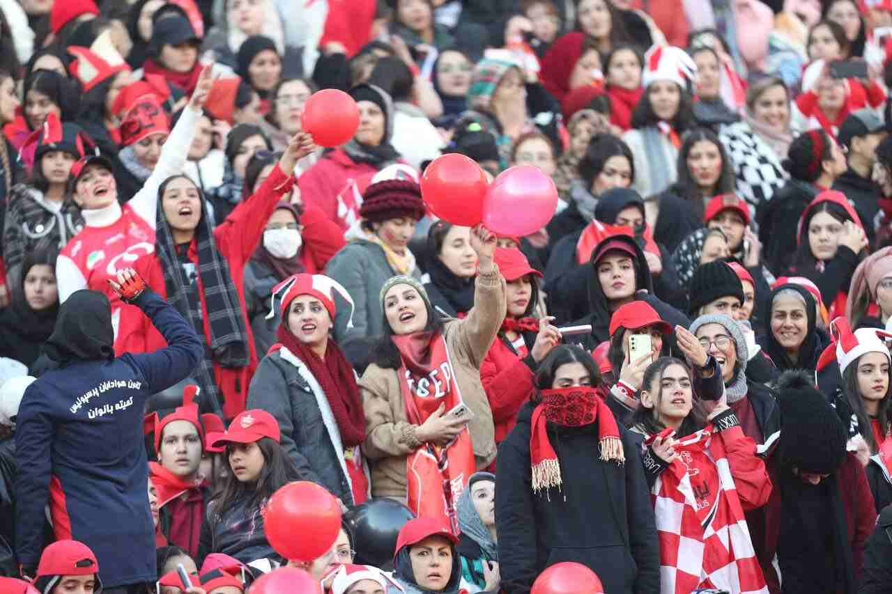 هواداران زن پرسپولیس- ورزشگاه آزادی- لیگ برتر ایران