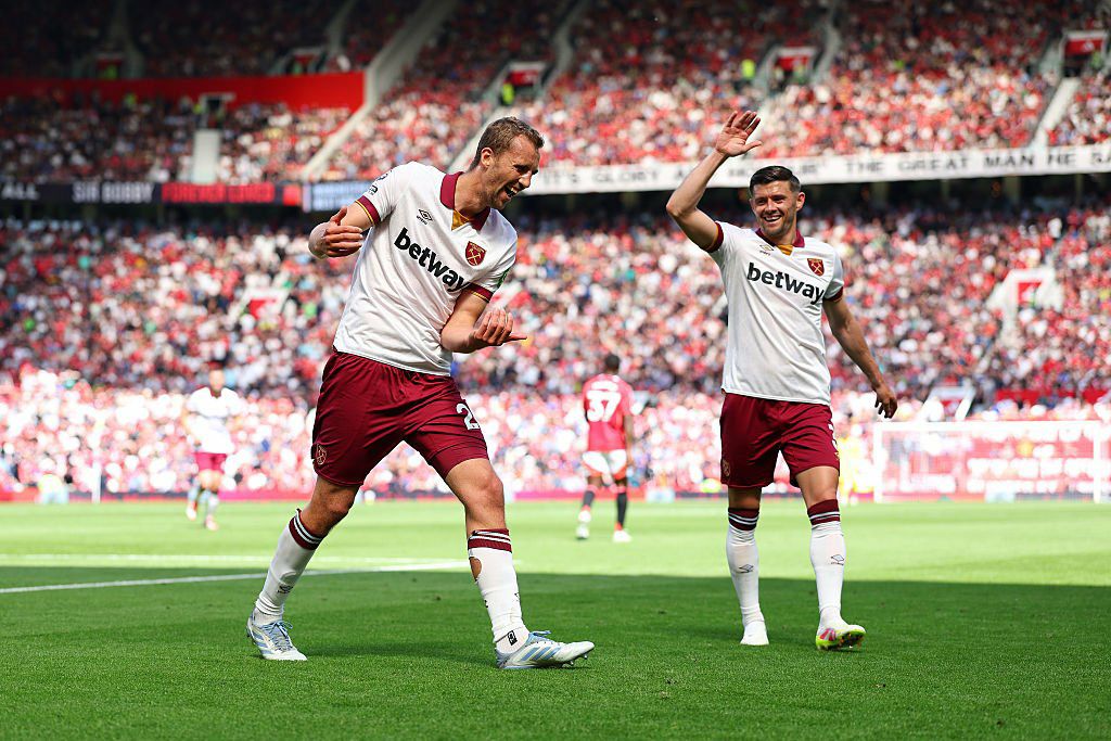 توماس سوچک پس از گلزنی مقابل منچستریونایتد - هافبک اهل جمهوری چک وست هم - لیگ برتر انگلیس