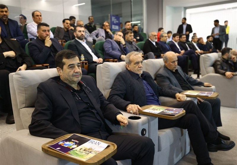 عکس از احمد دنیامالی و مسعود پزشکیان و مهدی تاج