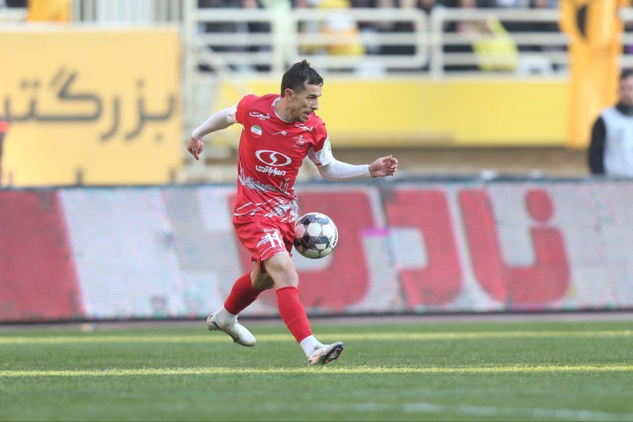 عکس از فرشاد احمدزاده وینگر پرسپولیس