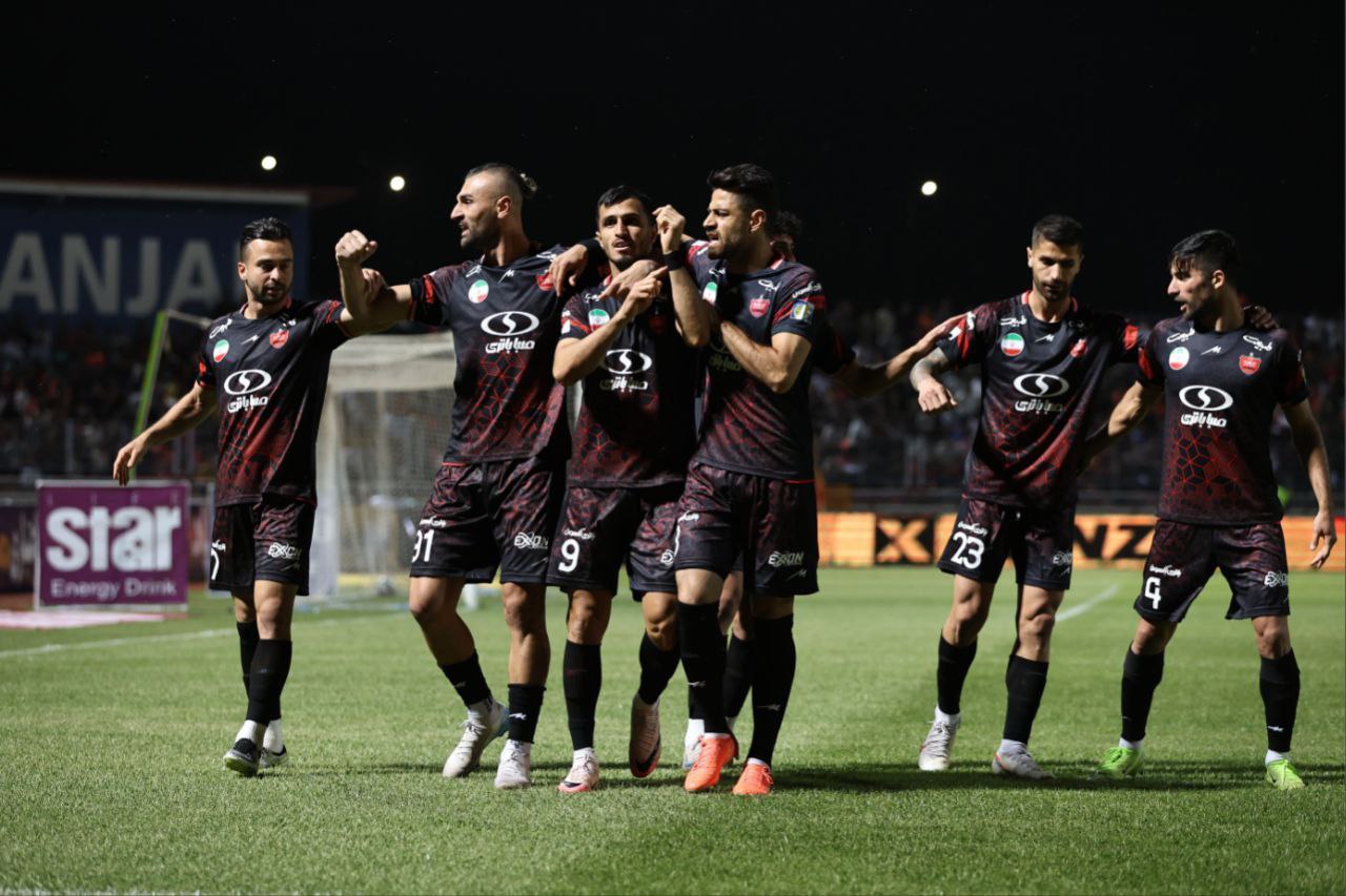 عکس از بازیکنان پرسپولیس و خوشحالی بعد از گل به مس رفسنجان