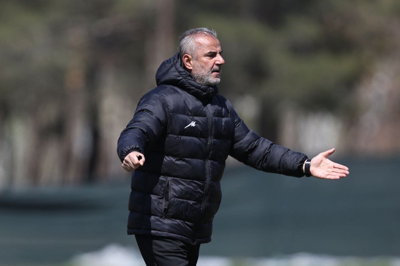 عکس از اسماعیل کارتال سرمربی ترک تبار پرسپولیس