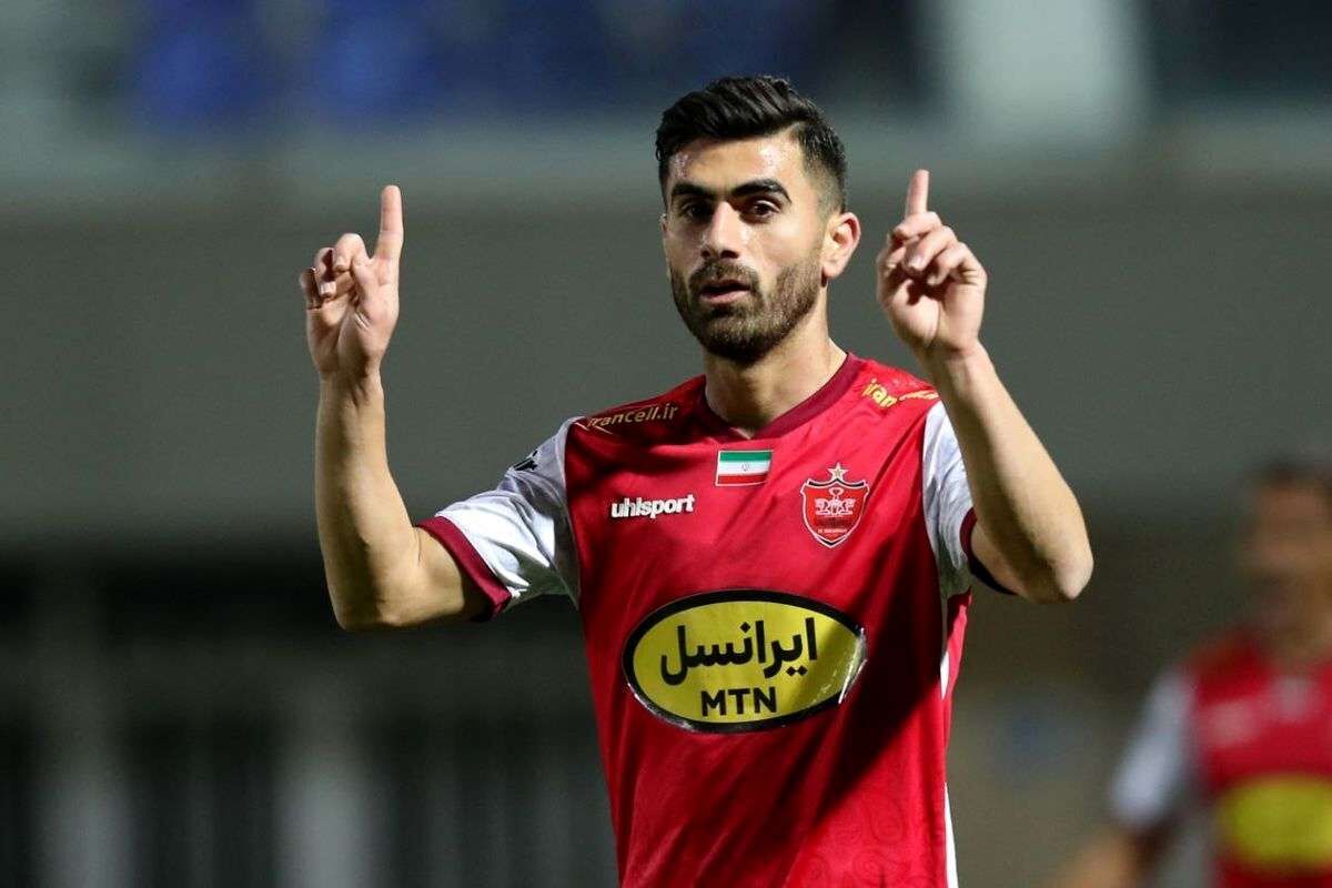 عکس از سینا اسدبیگی هافبک پرسپولیس