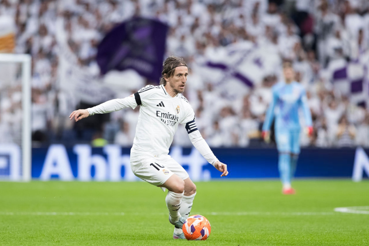 لوکا مودریچ هافبک کروات در زمین - رئال مادرید - لالیگا