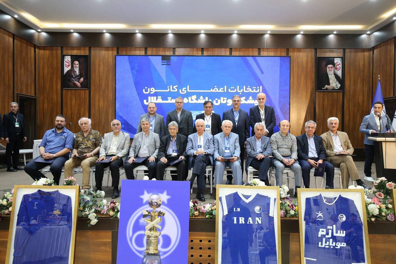جواد قراب-اکبر کارگرجم، مهدی کشاورز-عباس کردنوری-هادی نراقی-جهانگیر کوثری-سعید مراغه چیان-اصغر حاجیلو-نصرالله عبداللهی-گودرز حبیبی-منصور رشیدی-اصغر شرفی-فریده شجاعی
