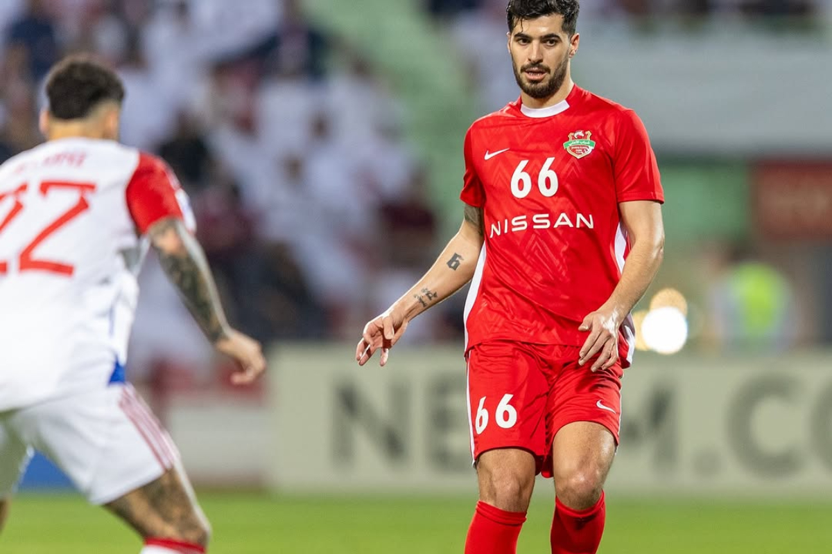 سعید عزت اللهی-هافبک شباب الاهلی