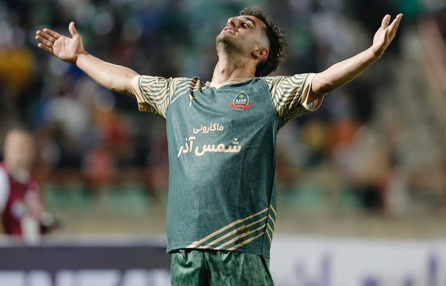 مجتبی فخریان مهاجم شمس آذر قزوین در شادی گل برابر پرسپولیس
