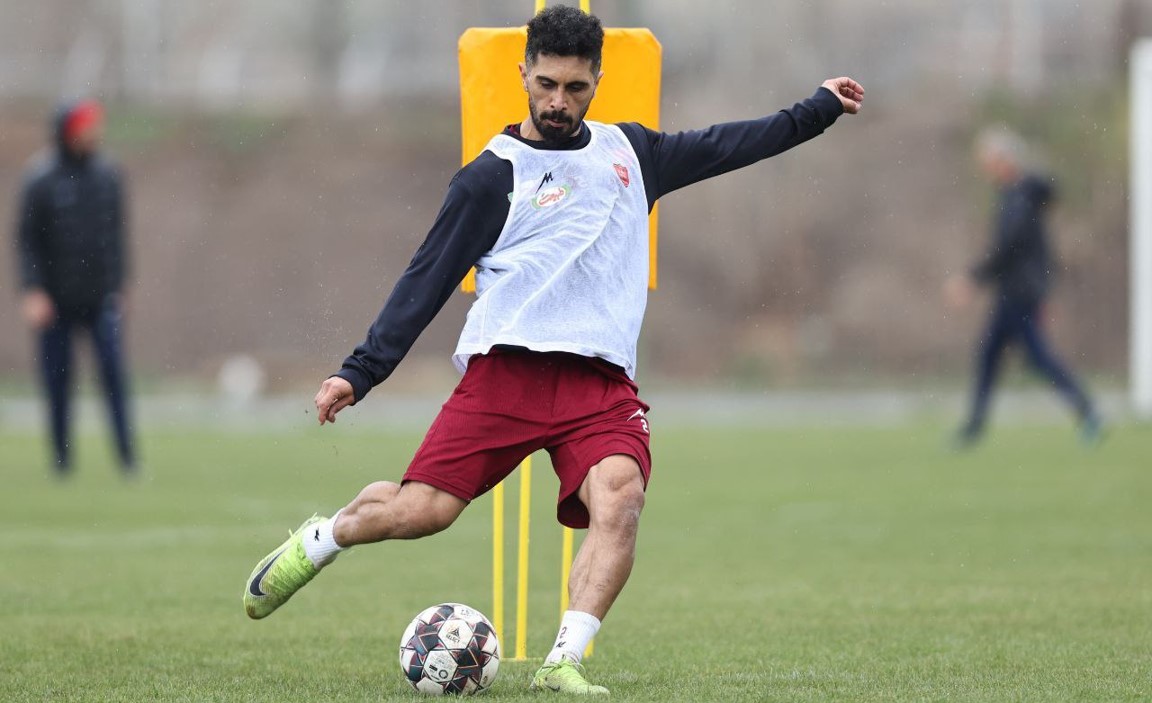 امید عالیشاه در تمرینات باشگاه پرسپولیس