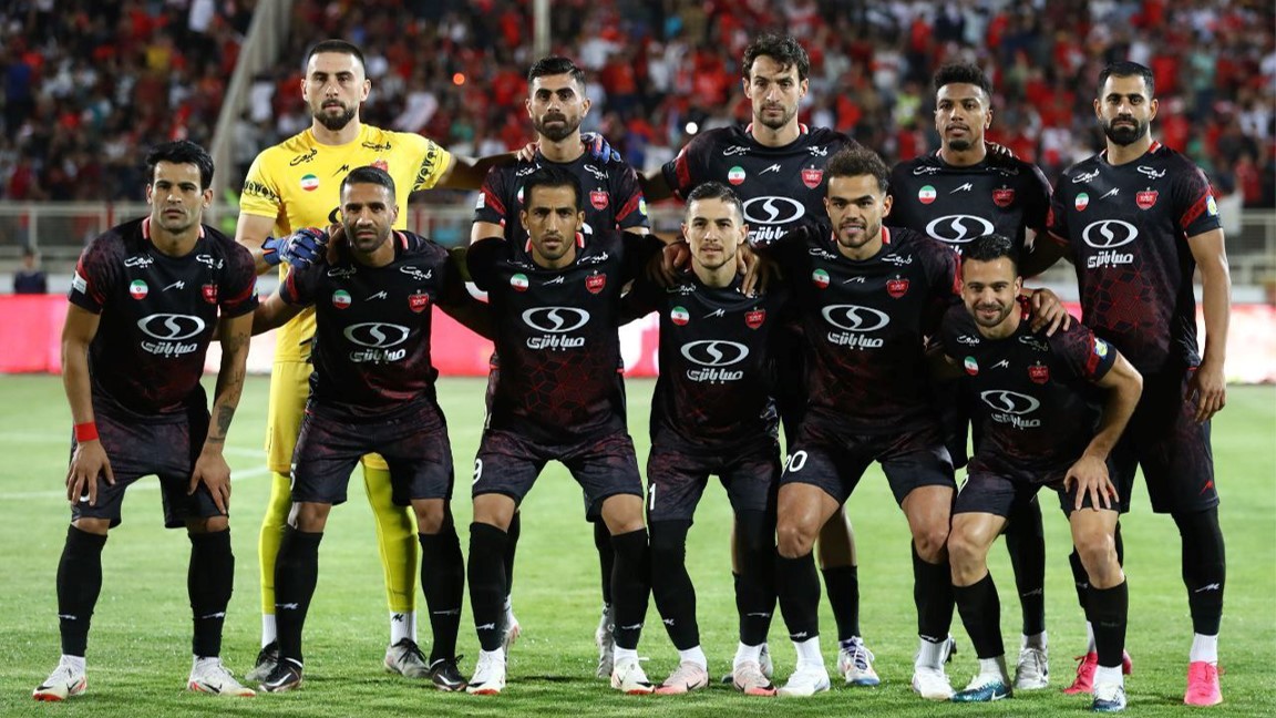 عکس تیمی باشگاه پرسپولیس با عیسی آل کثیر و مسعود ریگی